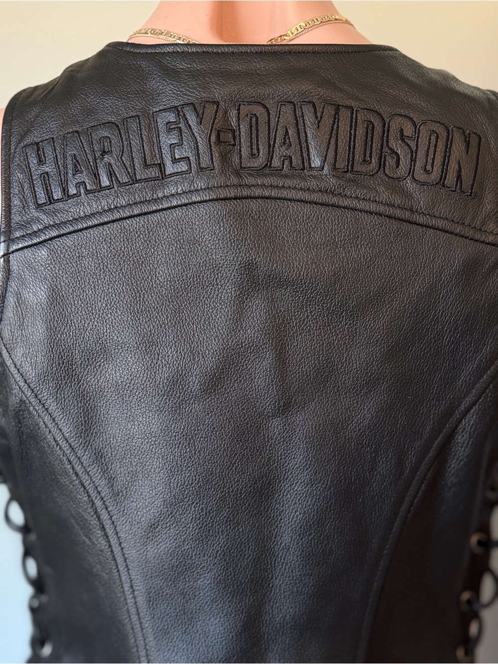 Harley-Davidson Women's Avenue Leather Vest with Side Lacing - size Medium - Picture 6 of 7